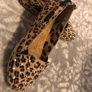 Gianni Bini studded leopard print flats. Size 7.5